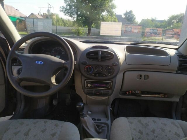 Фиолетовый ВАЗ Калина, объемом двигателя 1.6 л и пробегом 198 тыс. км за 2199 $, фото 4 на Automoto.ua