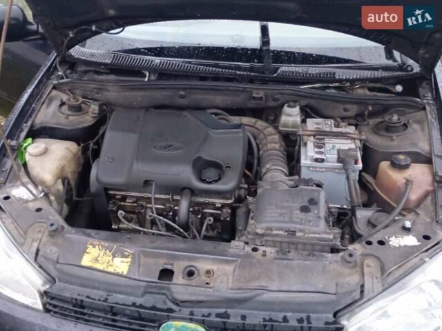 Фиолетовый ВАЗ Калина, объемом двигателя 1.6 л и пробегом 160 тыс. км за 2300 $, фото 4 на Automoto.ua