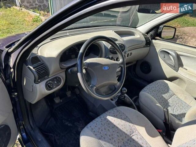 Фіолетовий ВАЗ Калина, об'ємом двигуна 1.4 л та пробігом 115 тис. км за 2100 $, фото 2 на Automoto.ua