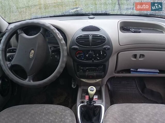 Фиолетовый ВАЗ Калина, объемом двигателя 1.6 л и пробегом 160 тыс. км за 2300 $, фото 6 на Automoto.ua