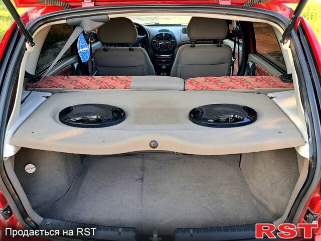 Красный ВАЗ Kalina, объемом двигателя 1.4 л и пробегом 142 тыс. км за 2650 $, фото 8 на Automoto.ua