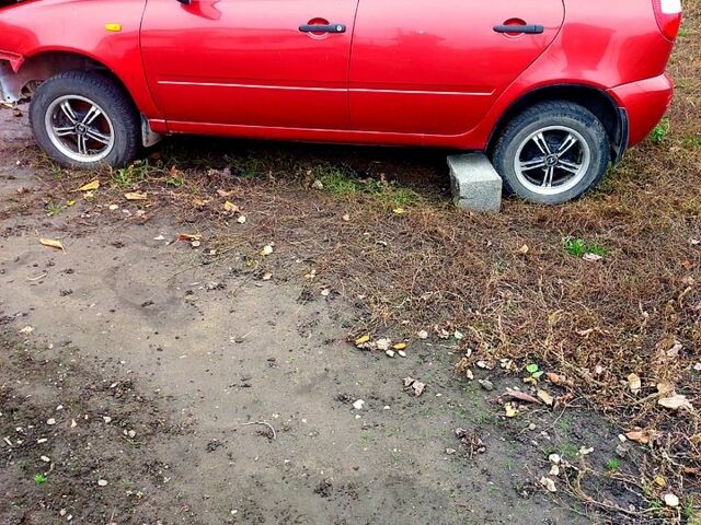 Червоний ВАЗ Kalina, об'ємом двигуна 1.4 л та пробігом 180 тис. км за 2000 $, фото 2 на Automoto.ua