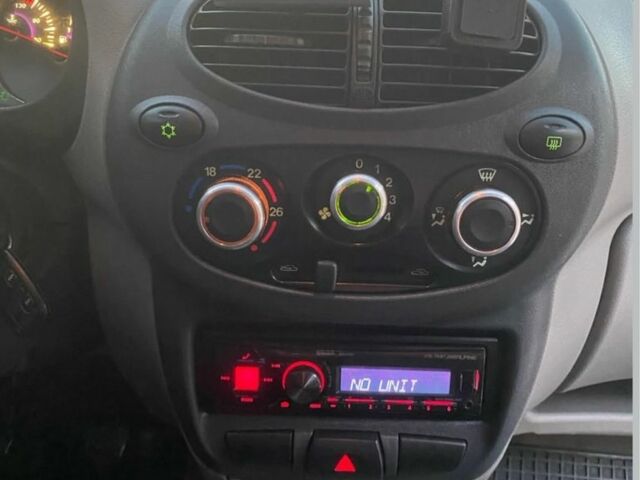 Червоний ВАЗ Калина, об'ємом двигуна 1.4 л та пробігом 138 тис. км за 2850 $, фото 6 на Automoto.ua