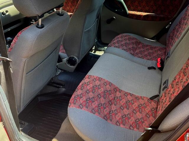 Червоний ВАЗ Kalina, об'ємом двигуна 1.4 л та пробігом 32 тис. км за 3300 $, фото 3 на Automoto.ua