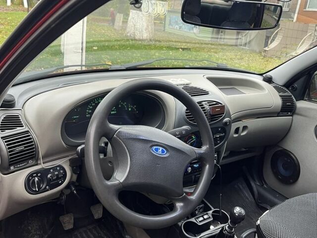 Червоний ВАЗ Калина, об'ємом двигуна 1.6 л та пробігом 3 тис. км за 2399 $, фото 6 на Automoto.ua