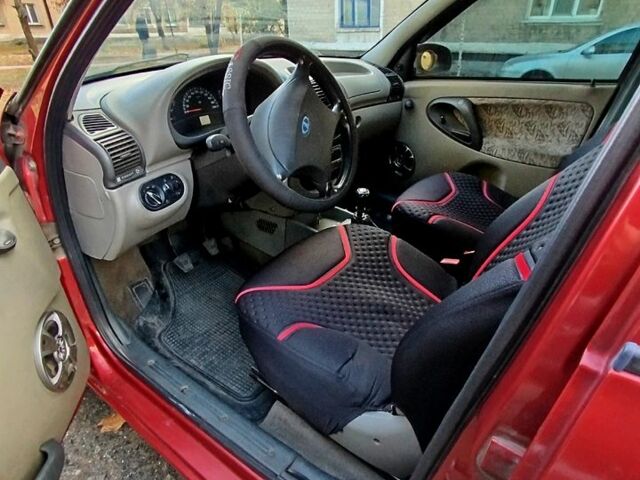 Червоний ВАЗ Kalina, об'ємом двигуна 1.6 л та пробігом 234 тис. км за 2260 $, фото 8 на Automoto.ua