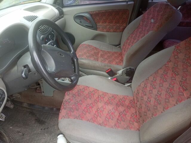 Красный ВАЗ Калина, объемом двигателя 1.6 л и пробегом 150 тыс. км за 1188 $, фото 4 на Automoto.ua