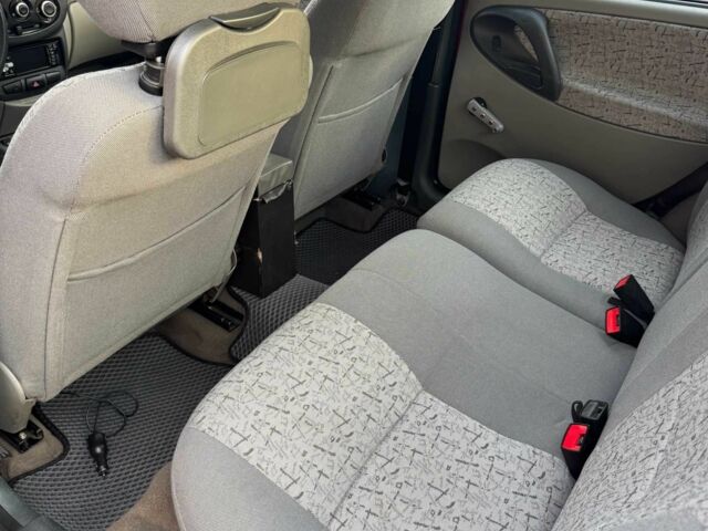 Червоний ВАЗ Калина, об'ємом двигуна 1.6 л та пробігом 180 тис. км за 2650 $, фото 14 на Automoto.ua