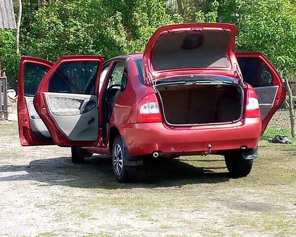 Красный ВАЗ Калина, объемом двигателя 1.6 л и пробегом 89 тыс. км за 2299 $, фото 2 на Automoto.ua