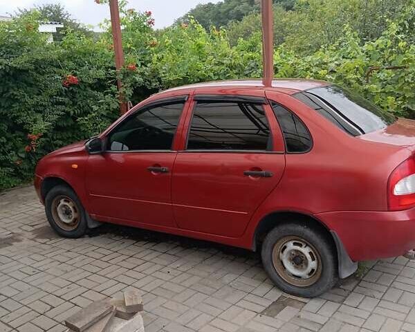 Красный ВАЗ Калина, объемом двигателя 1.6 л и пробегом 175 тыс. км за 2000 $, фото 1 на Automoto.ua