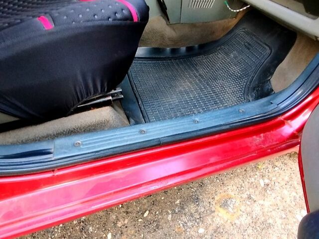 Червоний ВАЗ Kalina, об'ємом двигуна 1.6 л та пробігом 234 тис. км за 2260 $, фото 7 на Automoto.ua