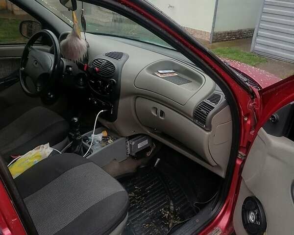 Красный ВАЗ Калина, объемом двигателя 1.6 л и пробегом 238 тыс. км за 2200 $, фото 5 на Automoto.ua