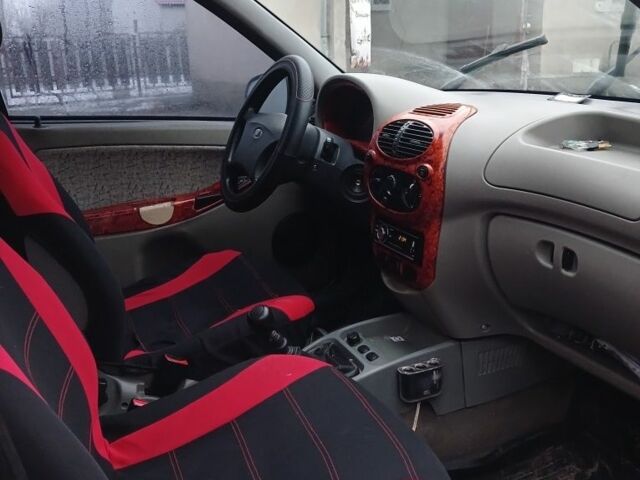 Красный ВАЗ Калина, объемом двигателя 0 л и пробегом 3 тыс. км за 1300 $, фото 4 на Automoto.ua