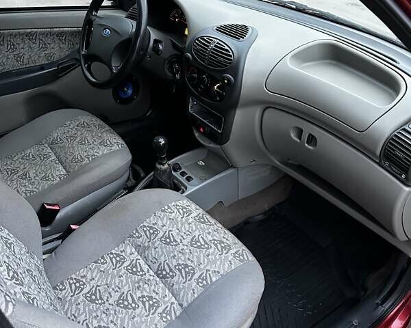 Червоний ВАЗ Калина, об'ємом двигуна 1.6 л та пробігом 185 тис. км за 1400 $, фото 20 на Automoto.ua