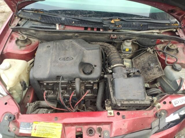 Красный ВАЗ Калина, объемом двигателя 1.6 л и пробегом 89 тыс. км за 650 $, фото 4 на Automoto.ua