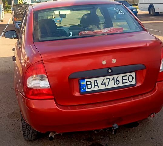 Красный ВАЗ Kalina, объемом двигателя 1.6 л и пробегом 270 тыс. км за 1700 $, фото 3 на Automoto.ua