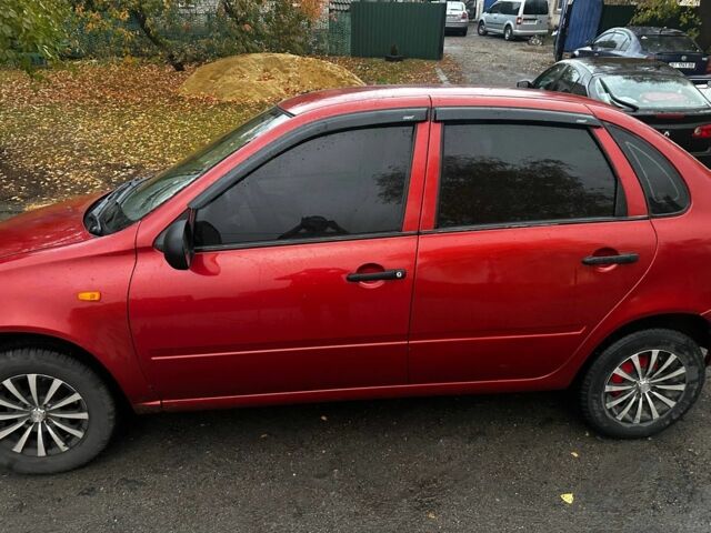 Красный ВАЗ Калина, объемом двигателя 1.6 л и пробегом 150 тыс. км за 2200 $, фото 4 на Automoto.ua