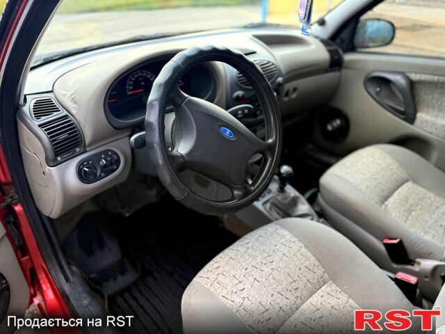 Красный ВАЗ Kalina, объемом двигателя 1.6 л и пробегом 100 тыс. км за 2000 $, фото 6 на Automoto.ua