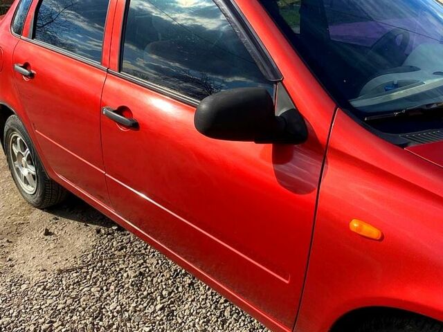 Червоний ВАЗ Kalina, об'ємом двигуна 1.6 л та пробігом 200 тис. км за 2300 $, фото 1 на Automoto.ua