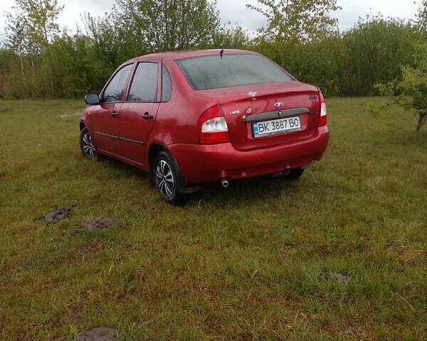 Красный ВАЗ Калина, объемом двигателя 1.6 л и пробегом 89 тыс. км за 2299 $, фото 4 на Automoto.ua