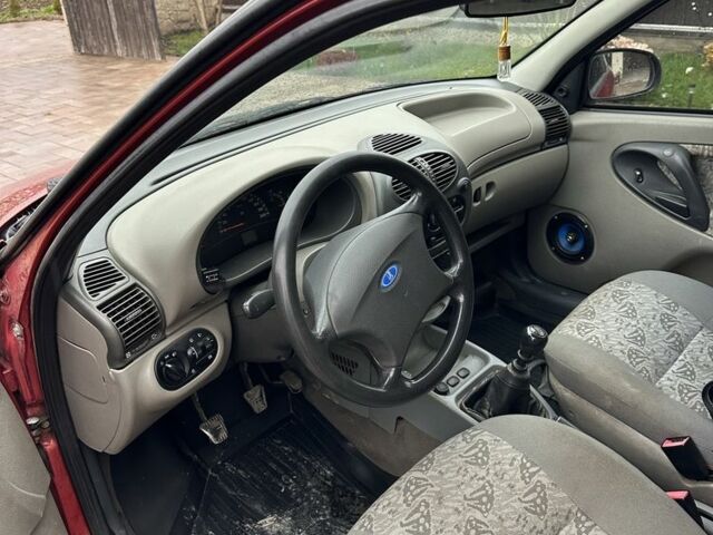 Красный ВАЗ Калина, объемом двигателя 1.6 л и пробегом 180 тыс. км за 1100 $, фото 3 на Automoto.ua