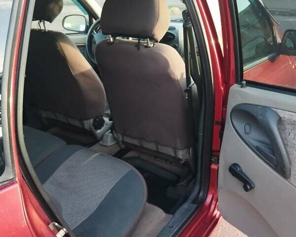 Красный ВАЗ Калина, объемом двигателя 1.6 л и пробегом 130 тыс. км за 2000 $, фото 12 на Automoto.ua