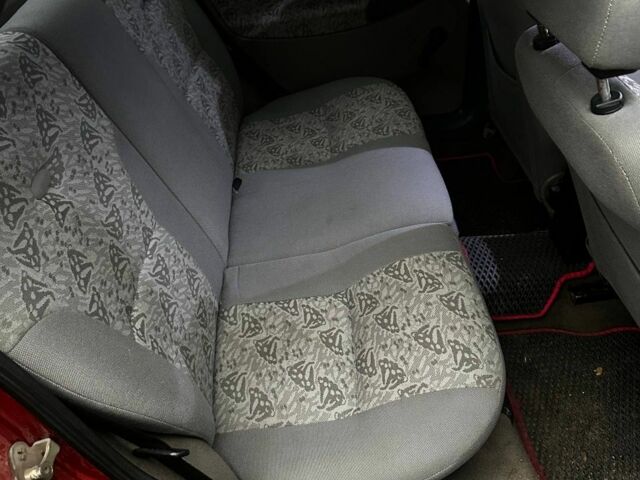 Красный ВАЗ Калина, объемом двигателя 1.6 л и пробегом 150 тыс. км за 2200 $, фото 12 на Automoto.ua