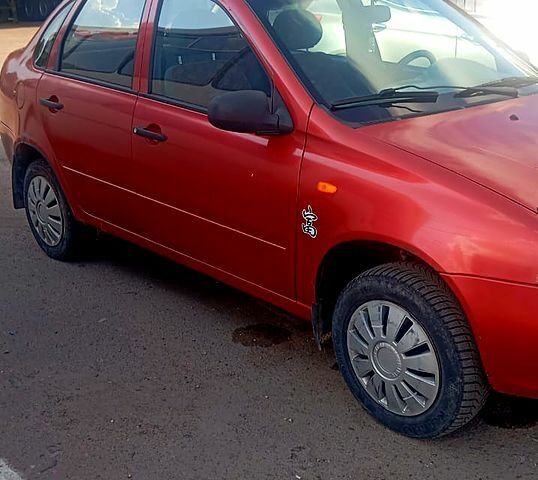 Красный ВАЗ Kalina, объемом двигателя 1.6 л и пробегом 270 тыс. км за 1700 $, фото 1 на Automoto.ua