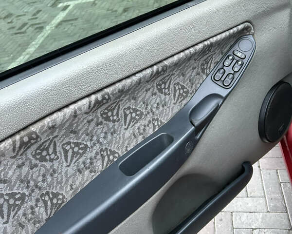 Красный ВАЗ Калина, объемом двигателя 1.6 л и пробегом 281 тыс. км за 2199 $, фото 34 на Automoto.ua