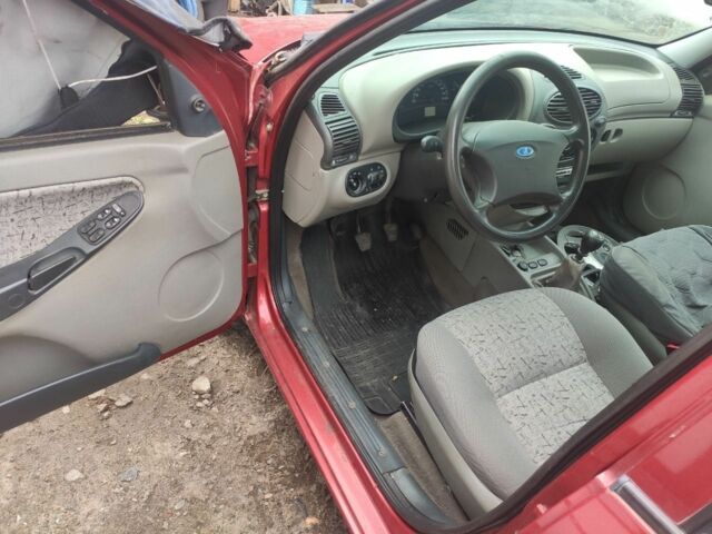 Красный ВАЗ Калина, объемом двигателя 1.6 л и пробегом 89 тыс. км за 650 $, фото 5 на Automoto.ua