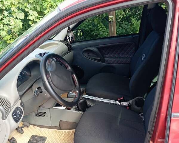 Красный ВАЗ Калина, объемом двигателя 1.6 л и пробегом 175 тыс. км за 2000 $, фото 3 на Automoto.ua