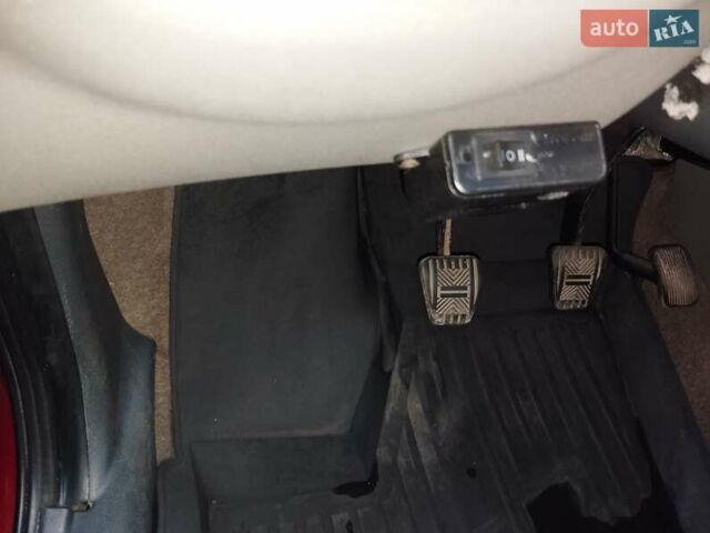 Красный ВАЗ Калина, объемом двигателя 1.6 л и пробегом 130 тыс. км за 2000 $, фото 4 на Automoto.ua