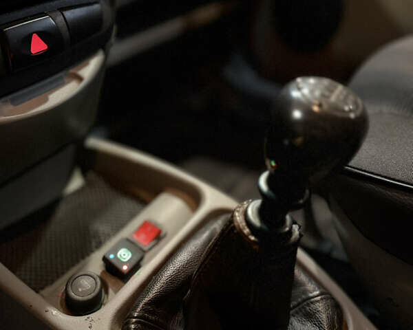 Красный ВАЗ Калина, объемом двигателя 1.6 л и пробегом 236 тыс. км за 1900 $, фото 8 на Automoto.ua