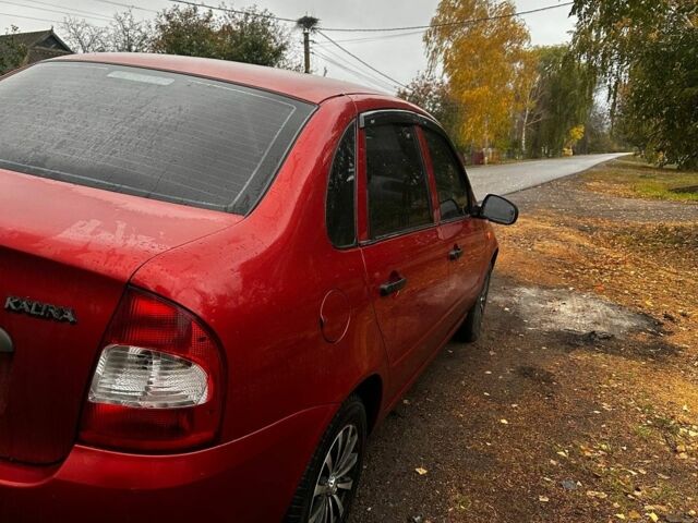 Красный ВАЗ Калина, объемом двигателя 1.6 л и пробегом 150 тыс. км за 2200 $, фото 3 на Automoto.ua