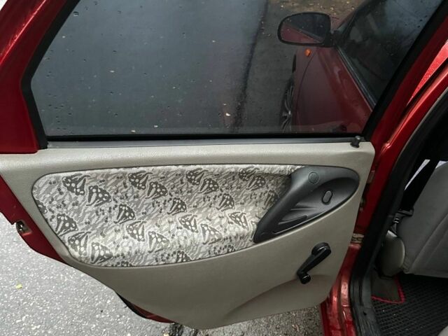 Красный ВАЗ Калина, объемом двигателя 1.6 л и пробегом 150 тыс. км за 2200 $, фото 16 на Automoto.ua