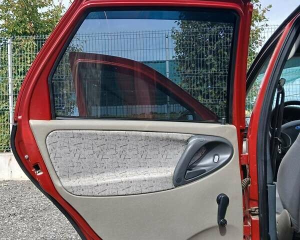 Красный ВАЗ Калина, объемом двигателя 1.6 л и пробегом 185 тыс. км за 2200 $, фото 3 на Automoto.ua