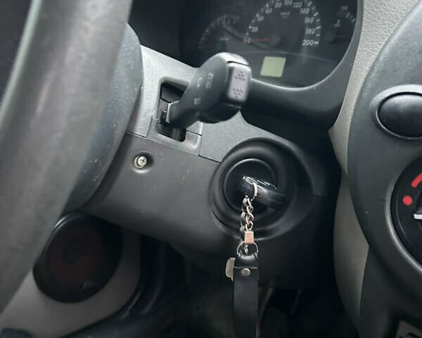 Красный ВАЗ Калина, объемом двигателя 1.6 л и пробегом 281 тыс. км за 2199 $, фото 15 на Automoto.ua