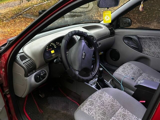 Красный ВАЗ Калина, объемом двигателя 1.6 л и пробегом 150 тыс. км за 2200 $, фото 9 на Automoto.ua