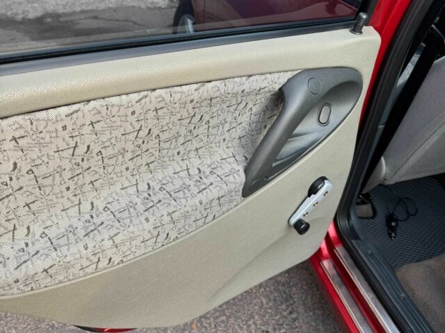 Червоний ВАЗ Калина, об'ємом двигуна 1.6 л та пробігом 180 тис. км за 2650 $, фото 13 на Automoto.ua