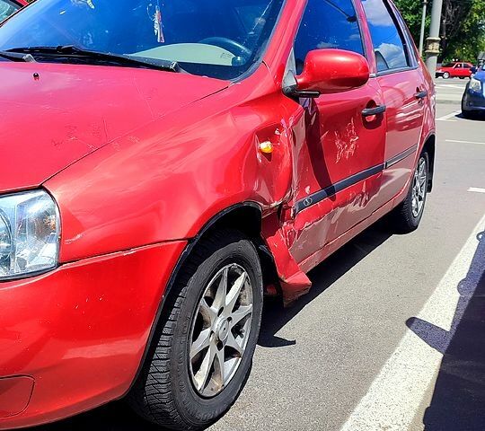 Красный ВАЗ Калина, объемом двигателя 1.6 л и пробегом 240 тыс. км за 1500 $, фото 10 на Automoto.ua