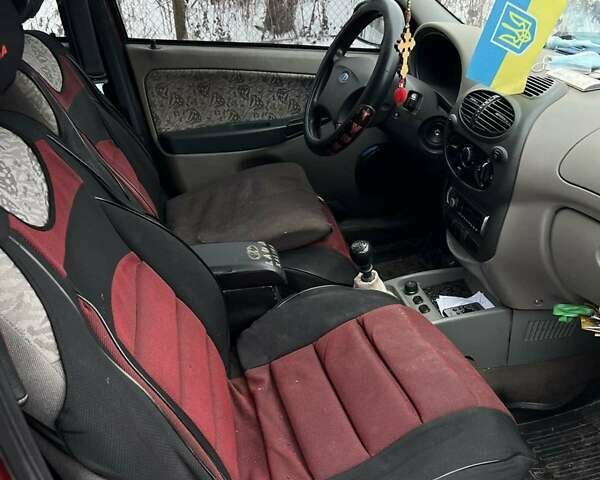 Красный ВАЗ Калина, объемом двигателя 1.6 л и пробегом 168 тыс. км за 3500 $, фото 5 на Automoto.ua