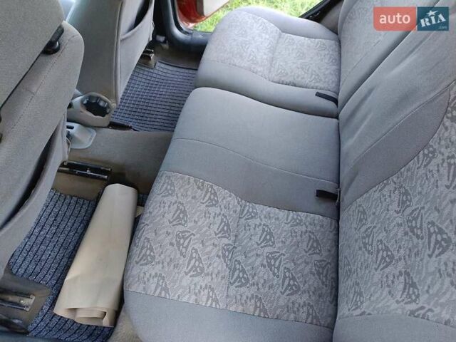 Красный ВАЗ Калина, объемом двигателя 1.6 л и пробегом 120 тыс. км за 1800 $, фото 18 на Automoto.ua