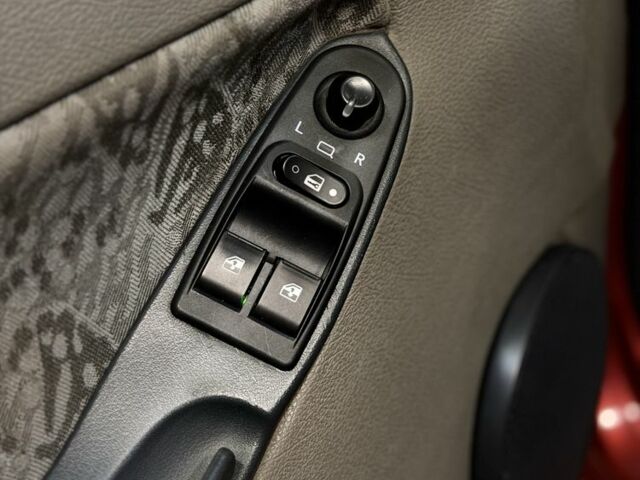 Красный ВАЗ Калина, объемом двигателя 1.6 л и пробегом 236 тыс. км за 1900 $, фото 13 на Automoto.ua