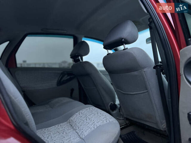 Красный ВАЗ Калина, объемом двигателя 1.6 л и пробегом 208 тыс. км за 1850 $, фото 19 на Automoto.ua