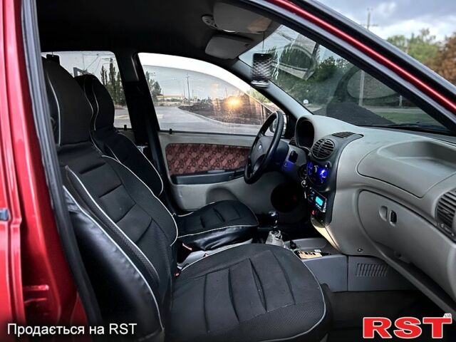 Червоний ВАЗ Калина, об'ємом двигуна 1.6 л та пробігом 190 тис. км за 1300 $, фото 8 на Automoto.ua