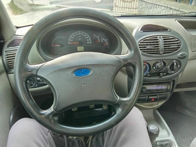 Красный ВАЗ Калина, объемом двигателя 1.5 л и пробегом 135 тыс. км за 1650 $, фото 6 на Automoto.ua