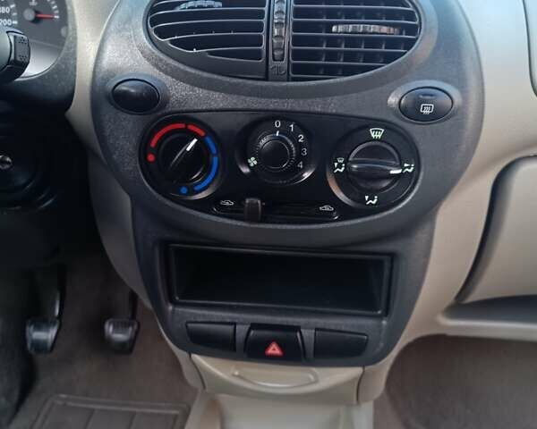 Красный ВАЗ Калина, объемом двигателя 1.6 л и пробегом 40 тыс. км за 3200 $, фото 14 на Automoto.ua