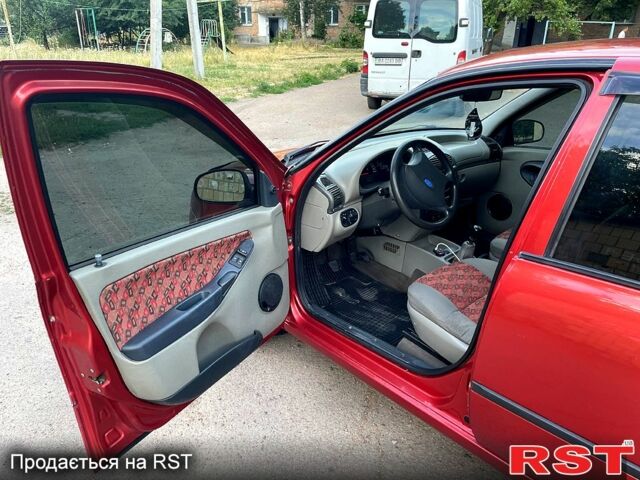 Красный ВАЗ Kalina, объемом двигателя 1.6 л и пробегом 220 тыс. км за 2299 $, фото 8 на Automoto.ua