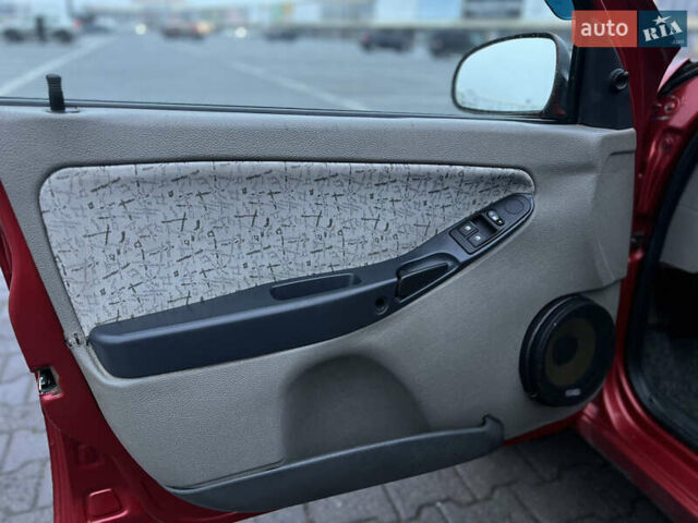 Красный ВАЗ Калина, объемом двигателя 1.6 л и пробегом 208 тыс. км за 1850 $, фото 15 на Automoto.ua