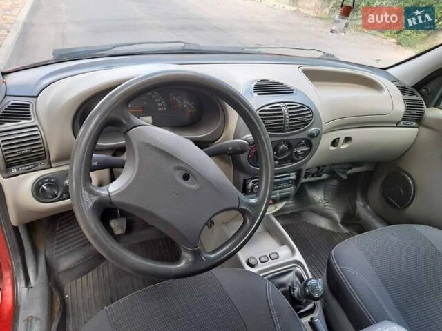 Красный ВАЗ Калина, объемом двигателя 1.6 л и пробегом 87 тыс. км за 2700 $, фото 1 на Automoto.ua